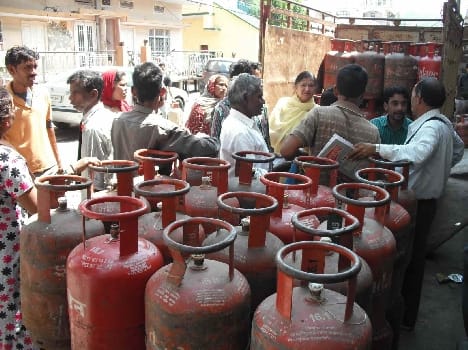 Commotion for gas cylinder