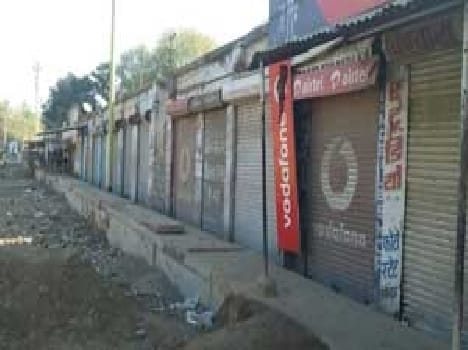 Protest fee increase, the market had been closed