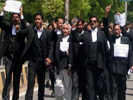 Commission against the president issued an indefinite hunger strike