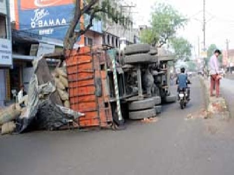 Management fail, traffic derail