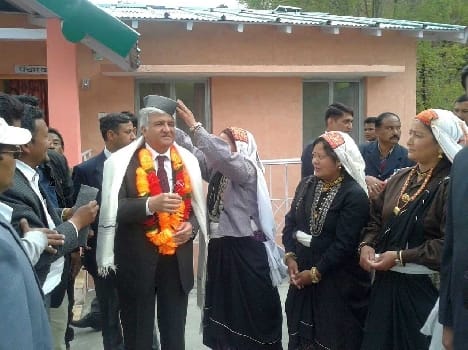 Governor overwhelmed by the natural beauty of Munsyari