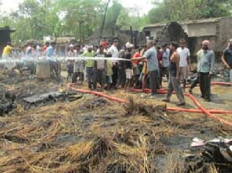 The roof of the fire took away 28 families