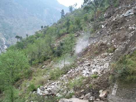 indo tibat nh landslide, danger to many villages.
