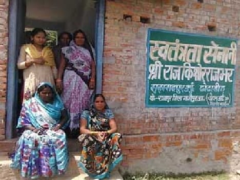 Slip freedom fighter killed by train