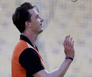 dale steyn s continues flop show in IPL