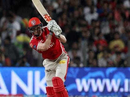LIVE: Kings XI Punjab vs Kolkata Knight Riders in IPL 8
