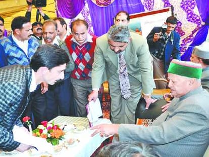 Will this year's gift Shimla ropeway : Virbhadra
