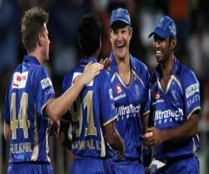 LIVE: rajasthan royals vs royal challengers banglore, ipl 8