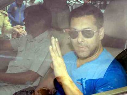 Salman Khan arrives in Srinagar to shoot for Bajrangi Bhaijaan