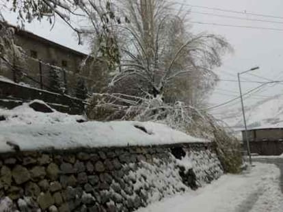 bad weather conditions in J&K, snowfall in kargil