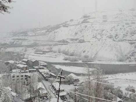 heavy snowfall in kashmir