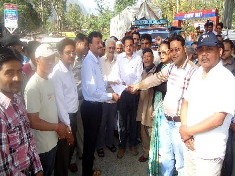 In Dharchula against poor communication service grinding halt