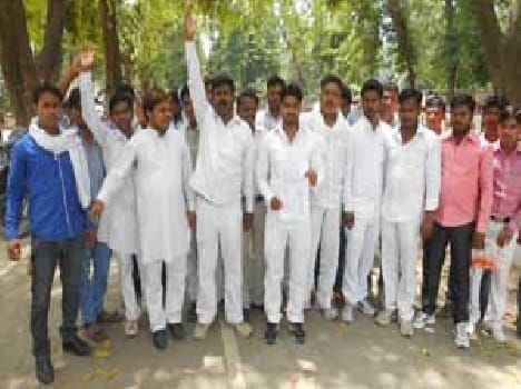 DM's office, the students expressed Virodha