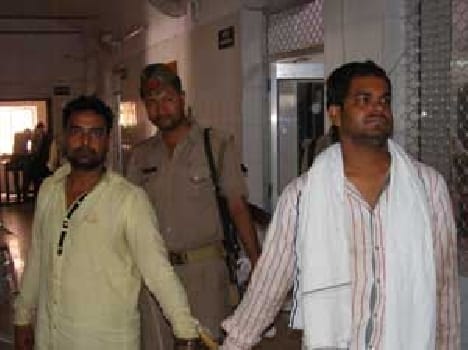 Siege climbed two rogue cops handle