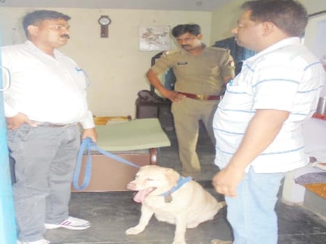 Assets of 10 lakh stolen from the home of lawyer