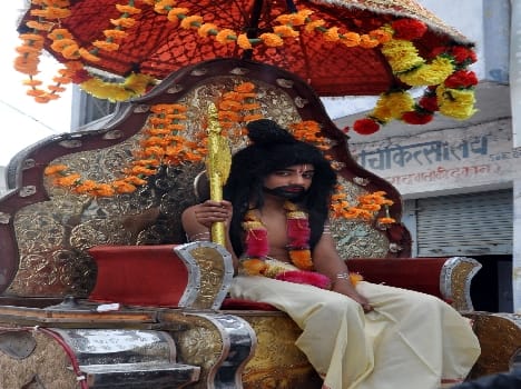 Extracted from pomp Parshuram 's procession
