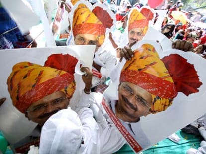 not only tomar but a dozen mla of aap will trouble for government