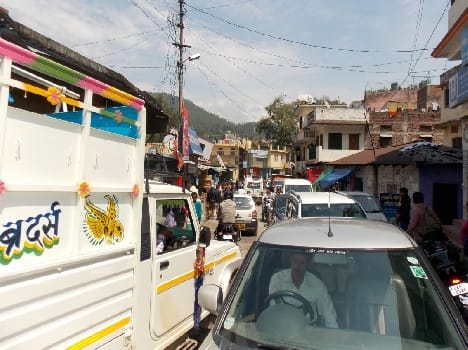 Lack of parking deteriorated traffic