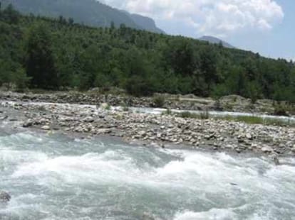  The death of three drowned in rivers boom, two people missing.