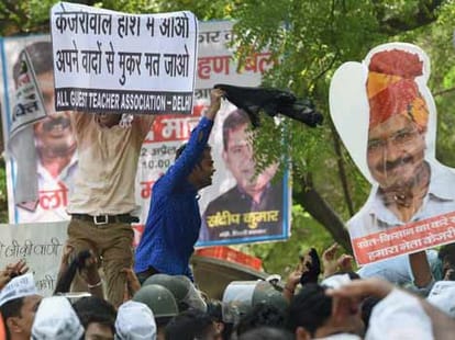 kejriwal apologises on gajendra death