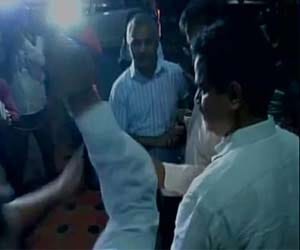 Gajendra's death organically, threw ink at Somnath Bharti