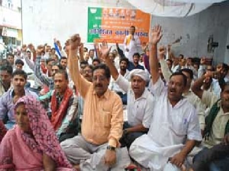 Gandhian way to continue fight