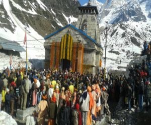 devotees in kedarnath dham yatra.