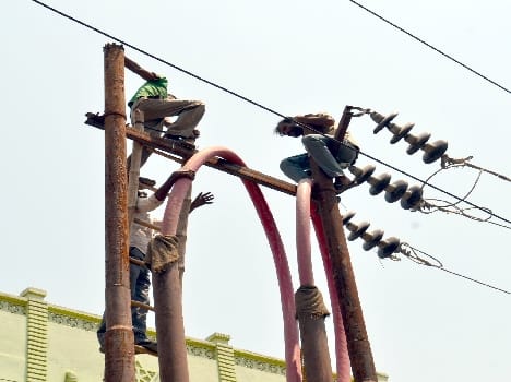 As it falls load Funka underground cable box