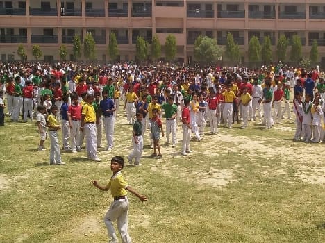 The quake struck by shaking people