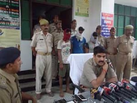 Three robbers arrested a fugitive