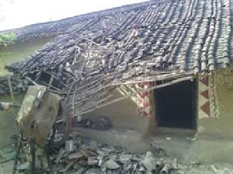  Earth, trapped houses, fell through the cracks