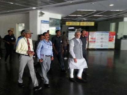 PM Modi rides delhi metro first time
