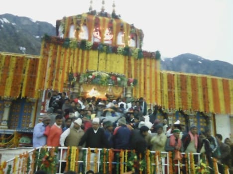 badrinath dham door open for all.