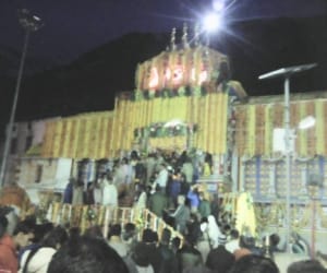 badrinath and hemkund yatra again start.