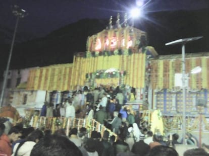 badrinath dham door open for all.