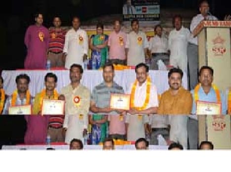 Traders given membership certificates