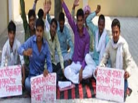 Eighth day continued picketing students