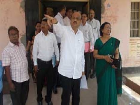 Principal Secretary waited, , but not reached chief Secretary 