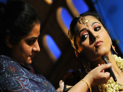 Bollywood first female makeup artist legally registered