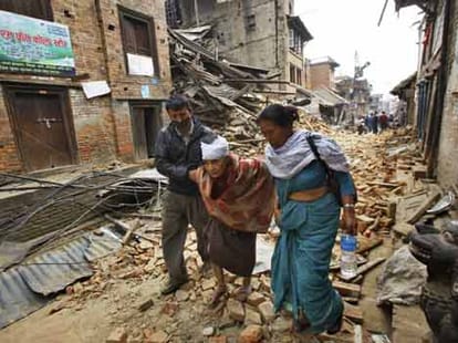 earthquake in nepal and indian politicians demand