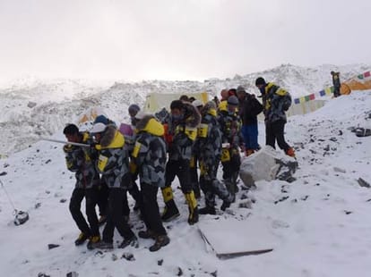 earthquake in nepal and indian politicians demand