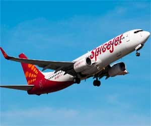 SpiceJet plane lands safely in Srinagar after bird hit