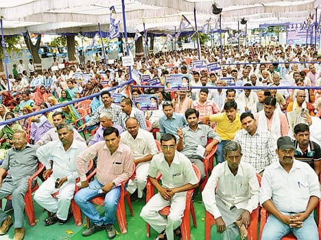Of farmers in the country , not the government of Dnnaseton