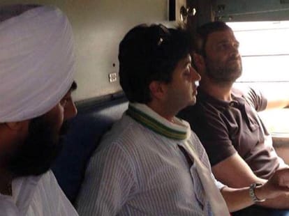 congress 'yuvraj' rahul gandhi in punjab to encourage farmer