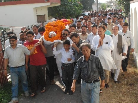 Sunil Shah, editor of Amar light goes up in flames