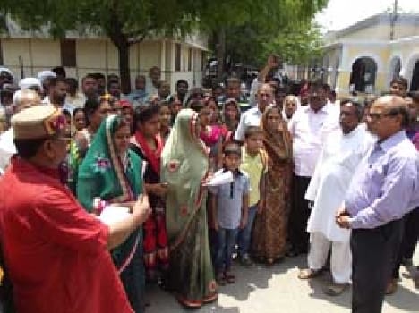 Do not trust the police, let the CBI probe