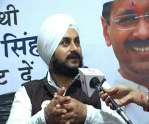 AAP mla beaten an engineer in delhi