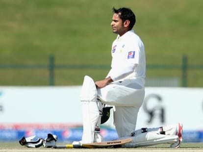 Hafeez hits ton, Pakistan’s strong reply
