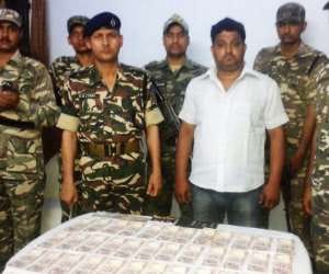 A parshad arrested with fake currency.