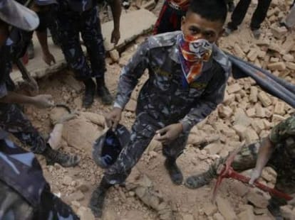 nepal earthquake rescue oprations